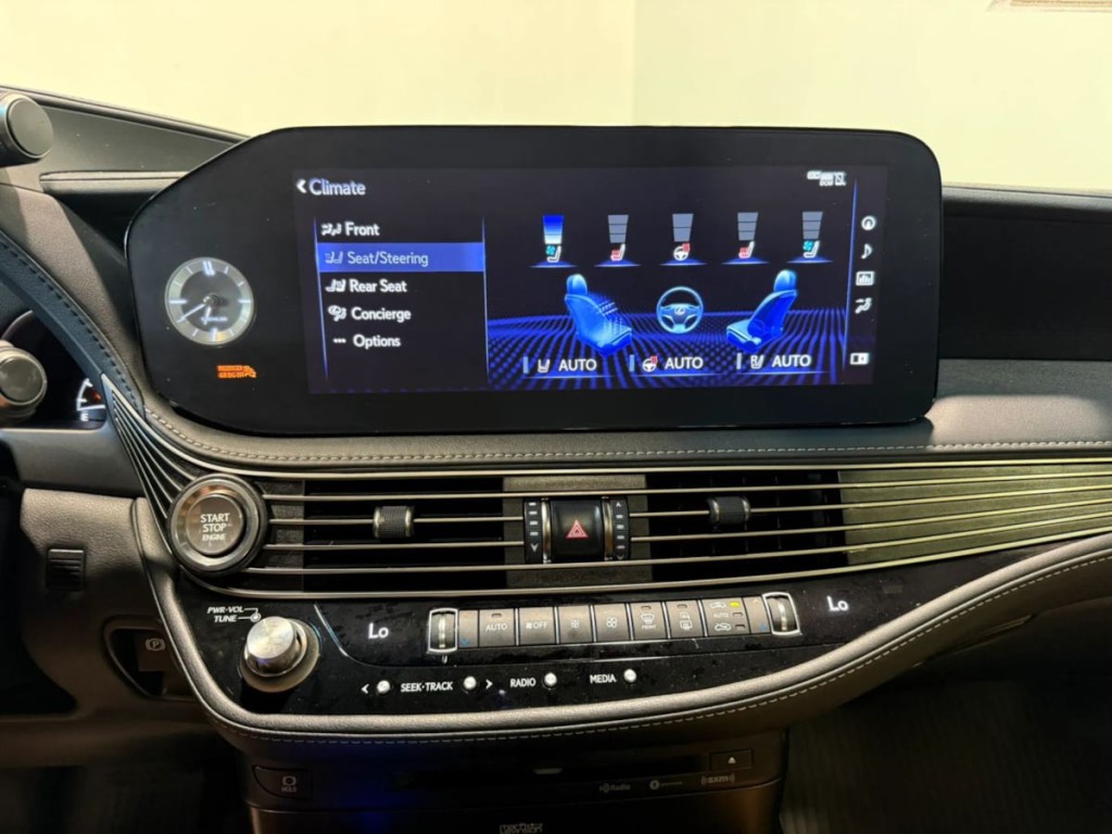 2021 Lexus LS Image 23