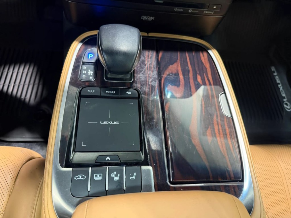 2021 Lexus LS Image 25