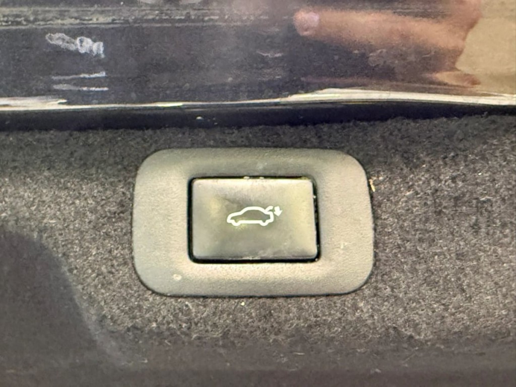 2021 Lexus LS Image 37