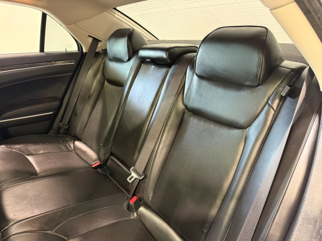 2023 Chrysler 300 Image 27