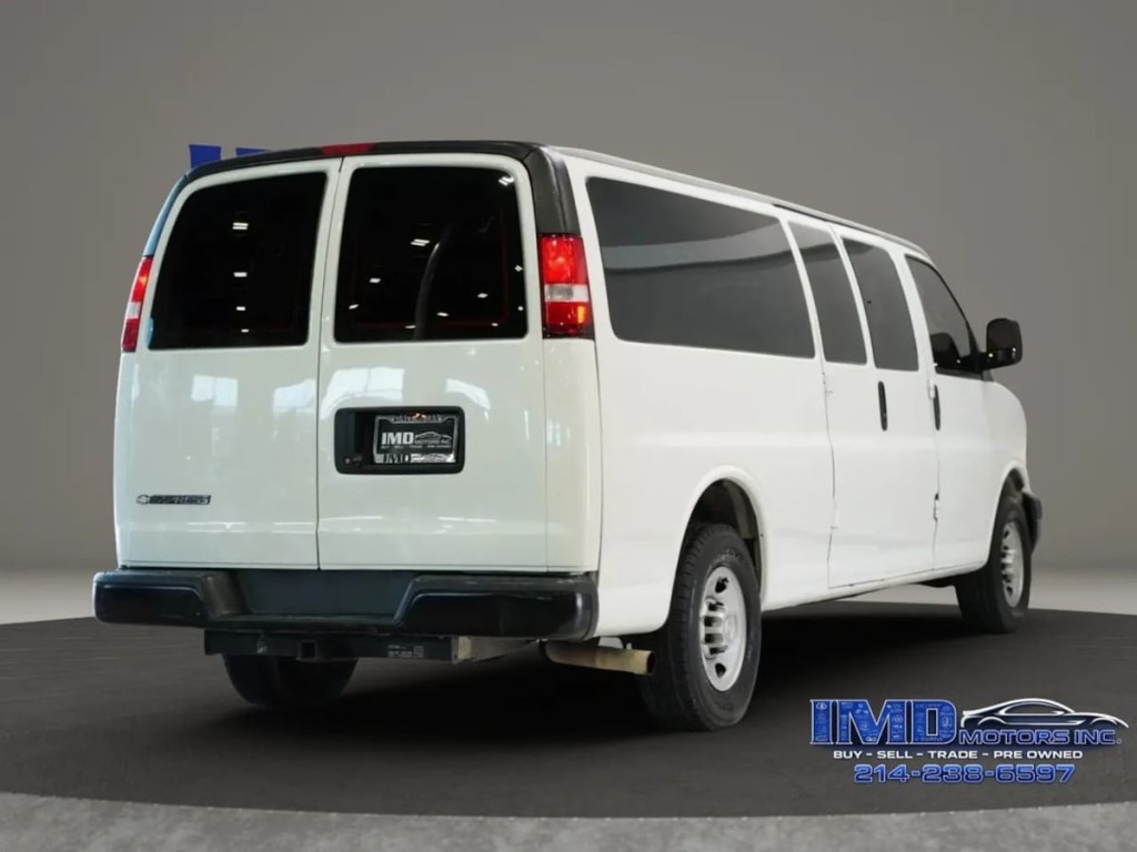 2020 Chevrolet Express Image 4