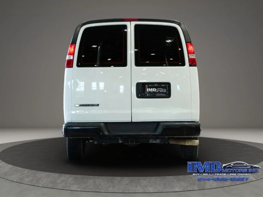 2020 Chevrolet Express Image 5