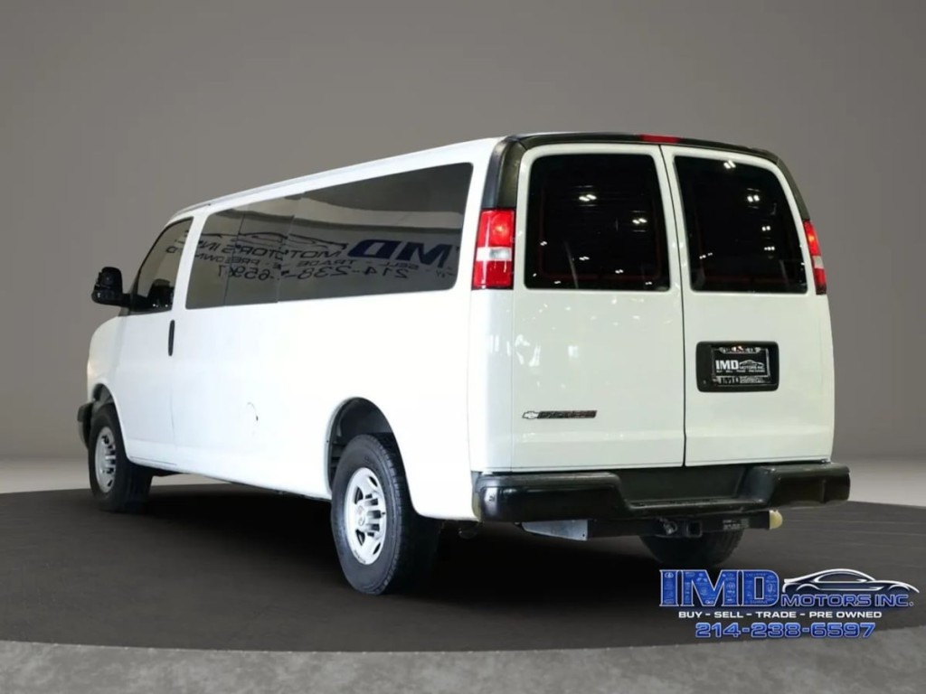 2020 Chevrolet Express Image 6