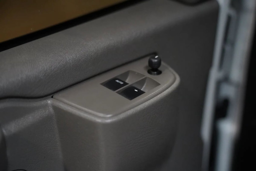 2020 Chevrolet Express Image 9