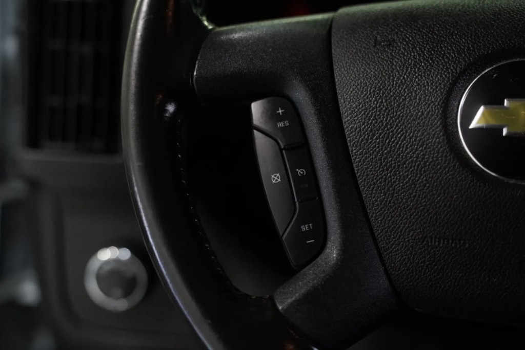 2020 Chevrolet Express Image 13