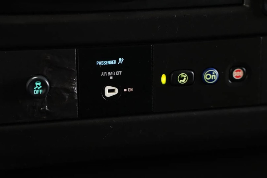 2020 Chevrolet Express Image 18