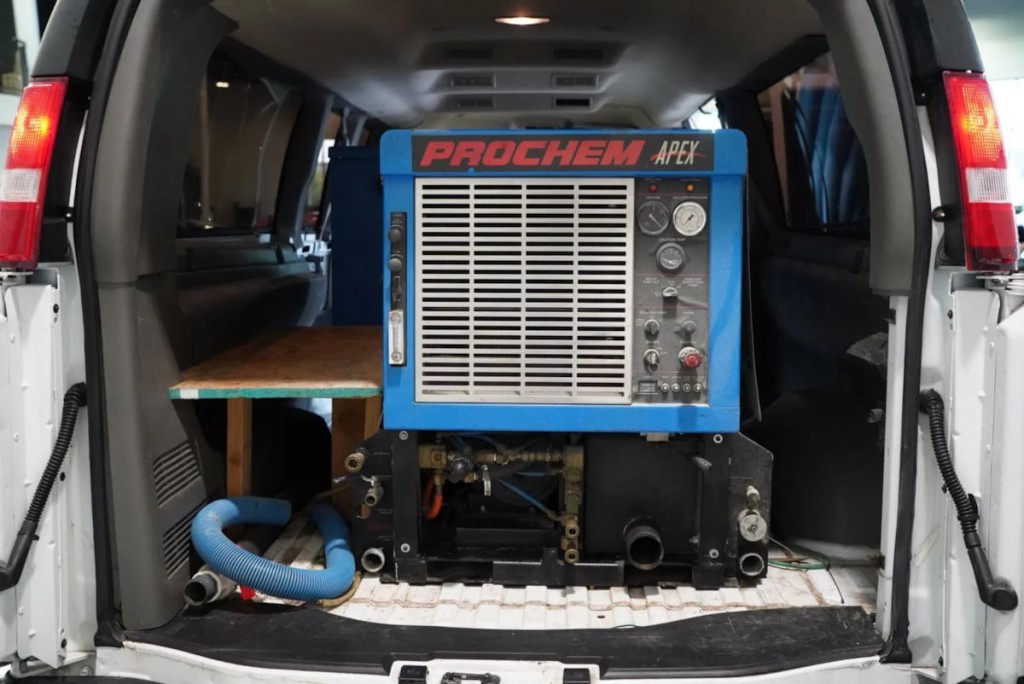 2020 Chevrolet Express Image 25