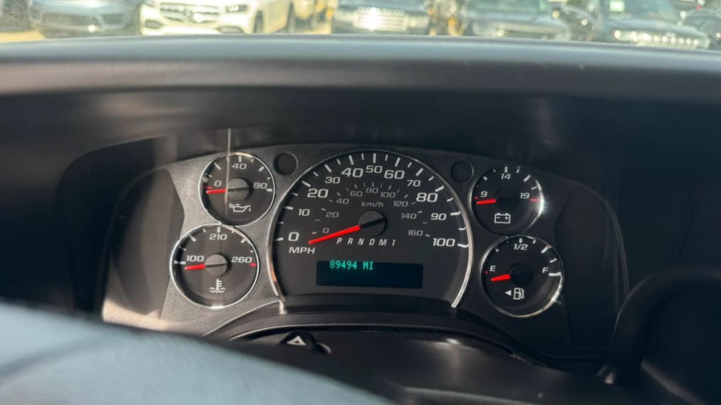 2020 Chevrolet Express Image 29