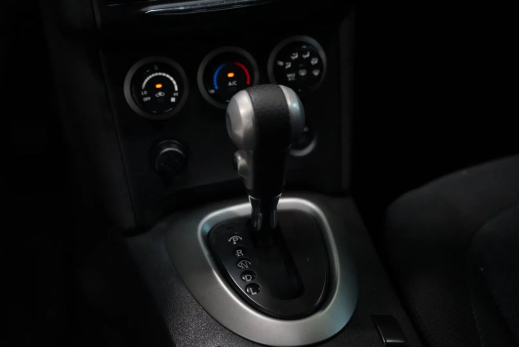 2015 Nissan Rogue Image 11