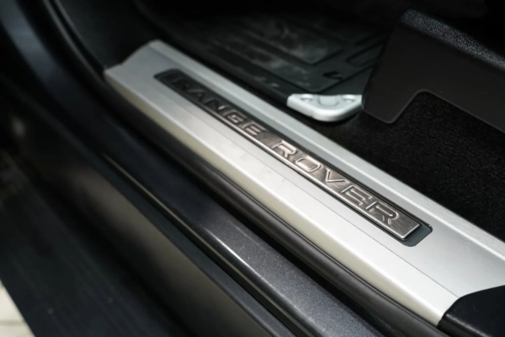 2018 Land Rover Range Rover Image 12