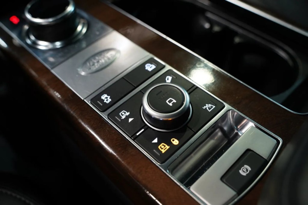 2018 Land Rover Range Rover Image 22