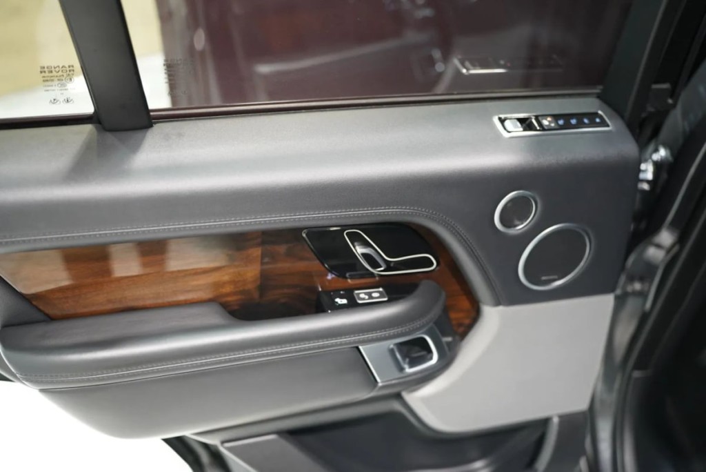 2018 Land Rover Range Rover Image 24