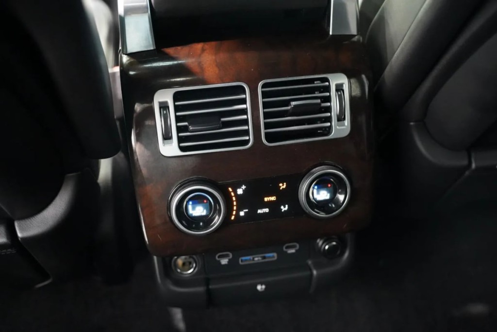 2018 Land Rover Range Rover Image 31