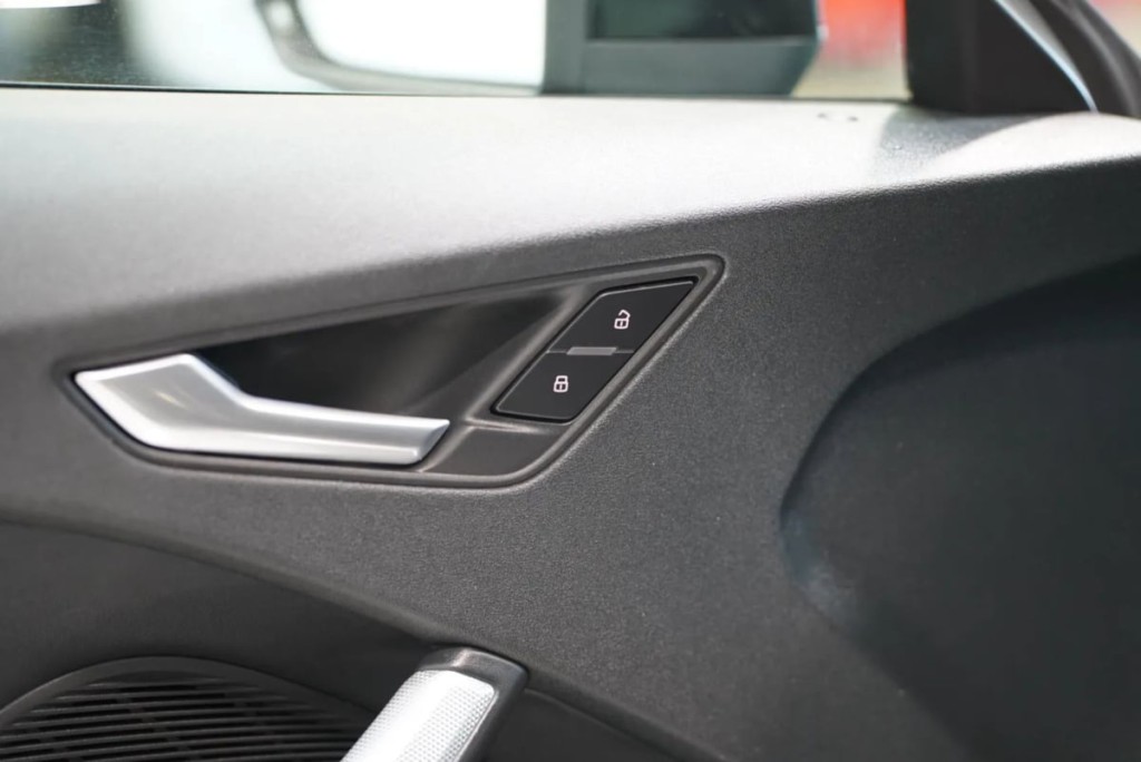 2016 Audi TT Image 12
