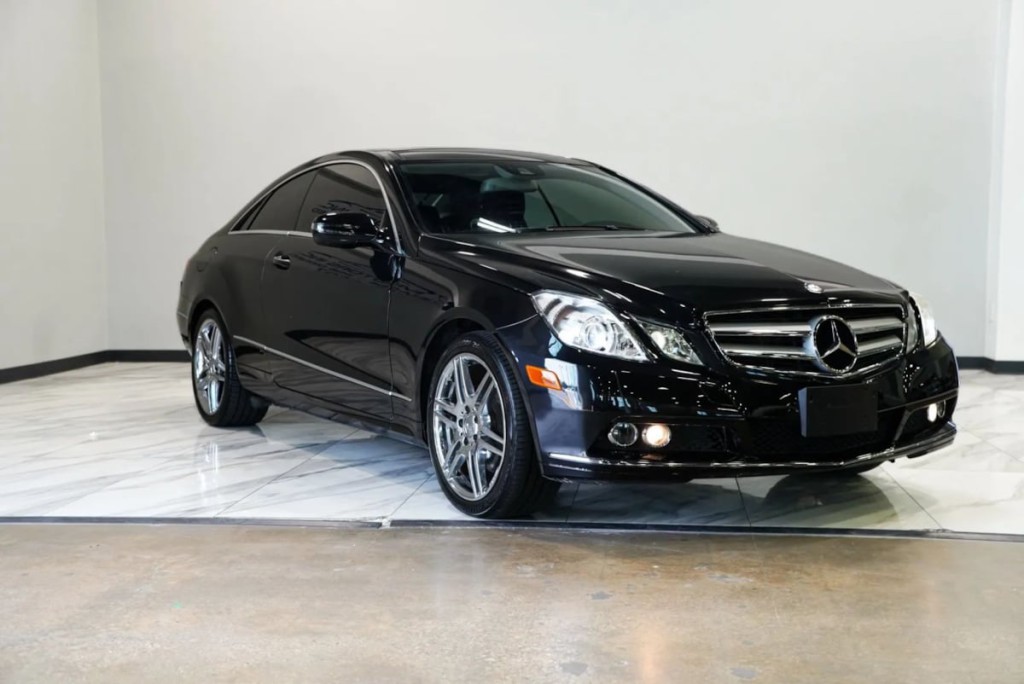 2010 Mercedes-Benz E-Class Image 3