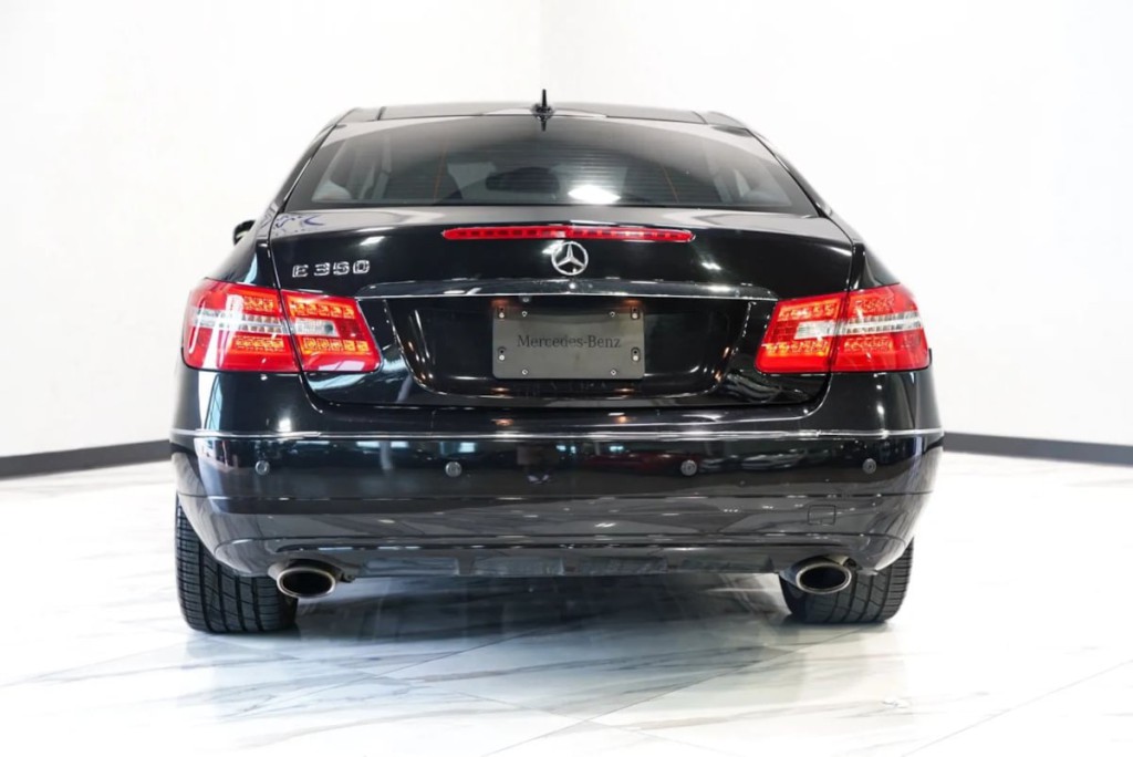2010 Mercedes-Benz E-Class Image 8
