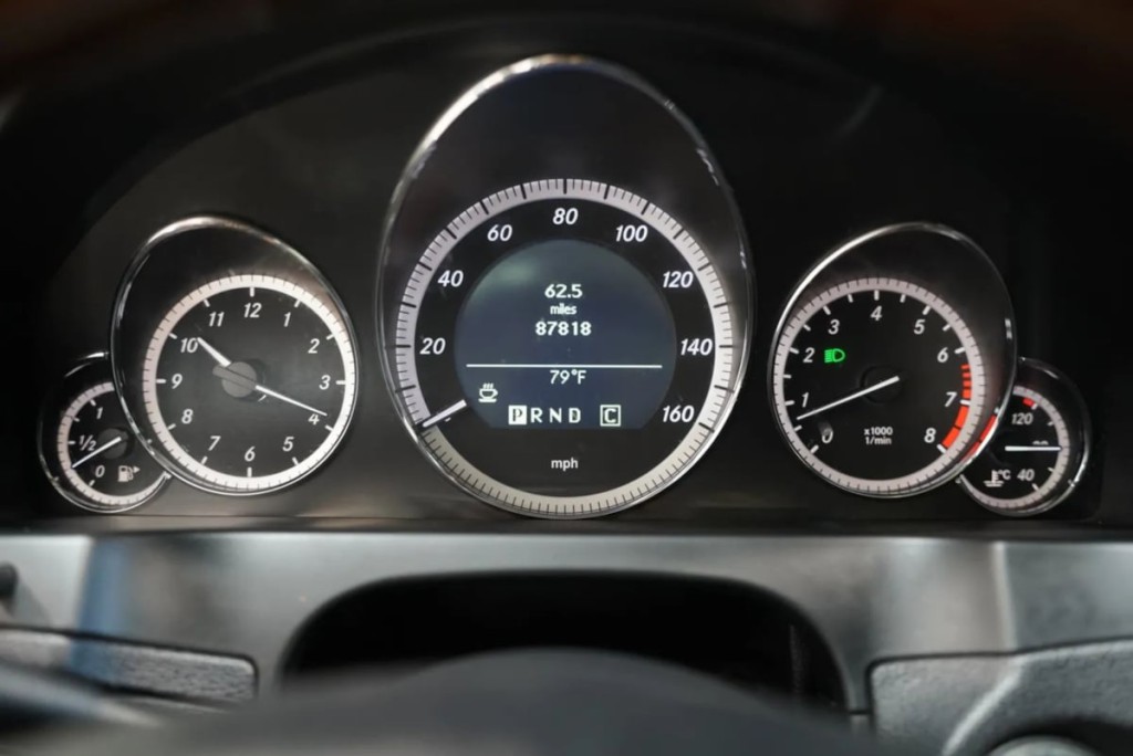 2010 Mercedes-Benz E-Class Image 16