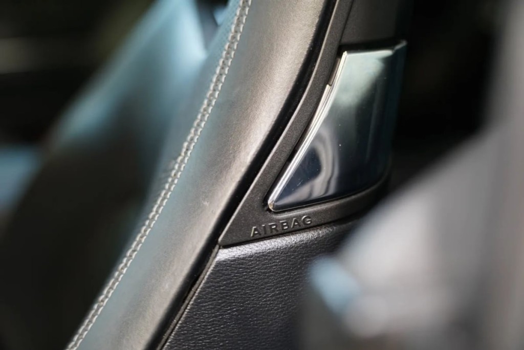 2010 Mercedes-Benz E-Class Image 25