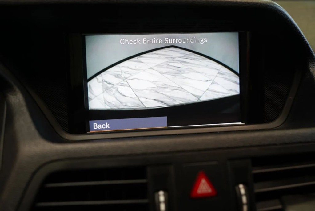 2010 Mercedes-Benz E-Class Image 26