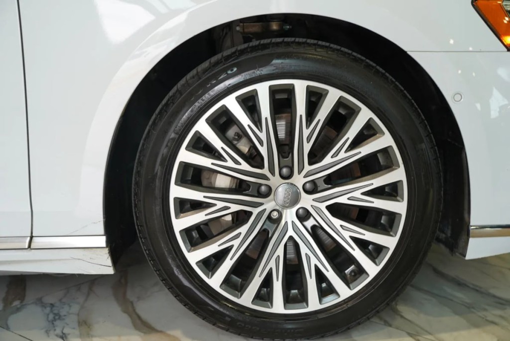 2019 Audi A8 Image 36