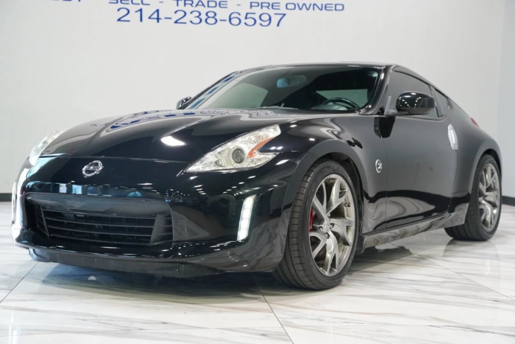 2014 Nissan 370Z Image 1