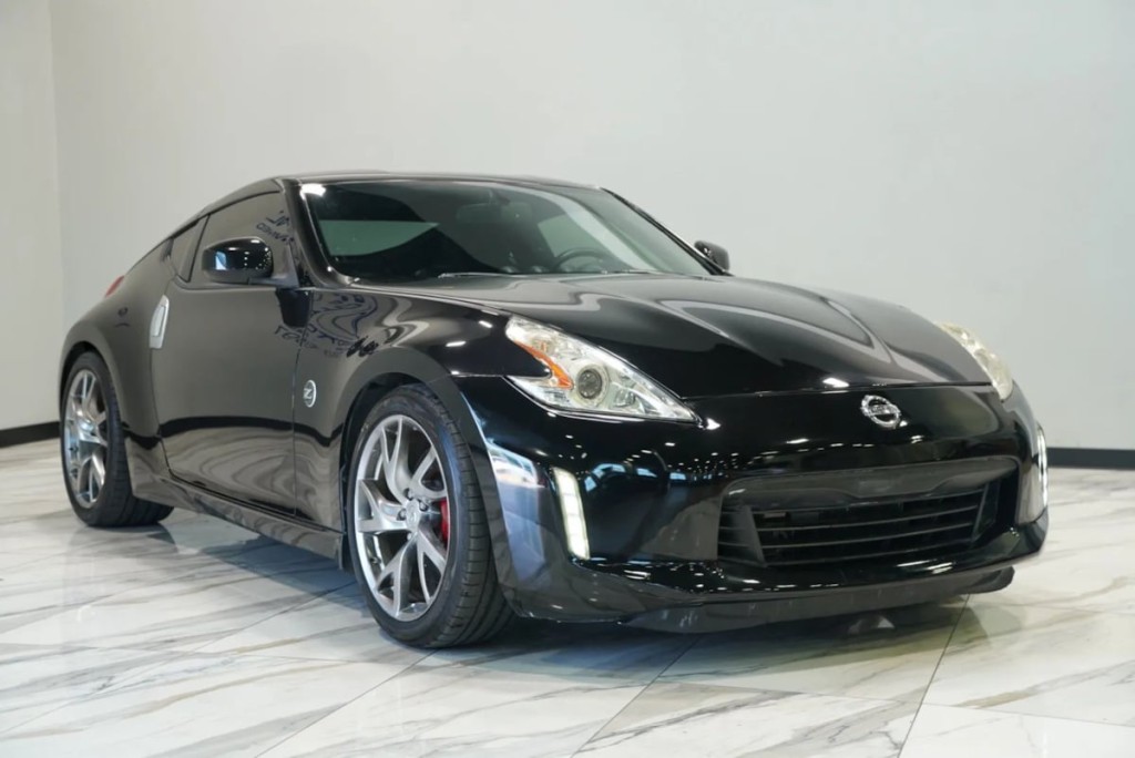 2014 Nissan 370Z Image 3