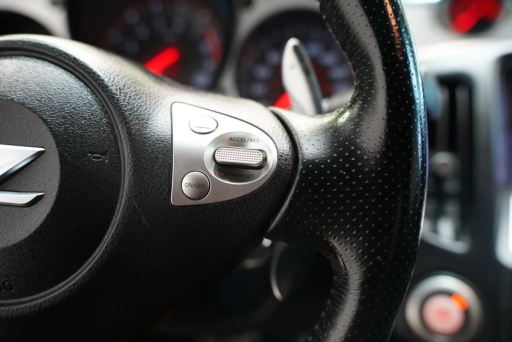 2014 Nissan 370Z Image 16