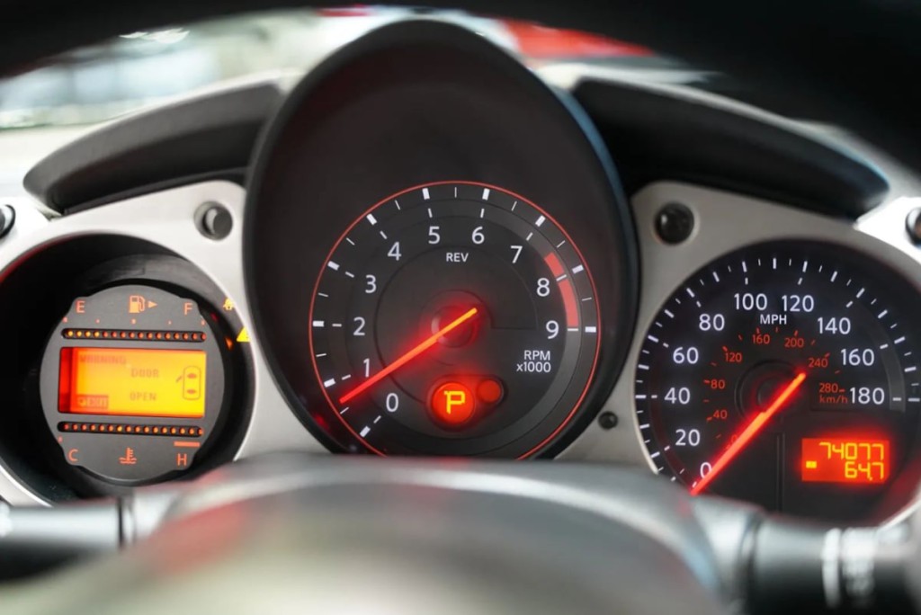 2014 Nissan 370Z Image 17