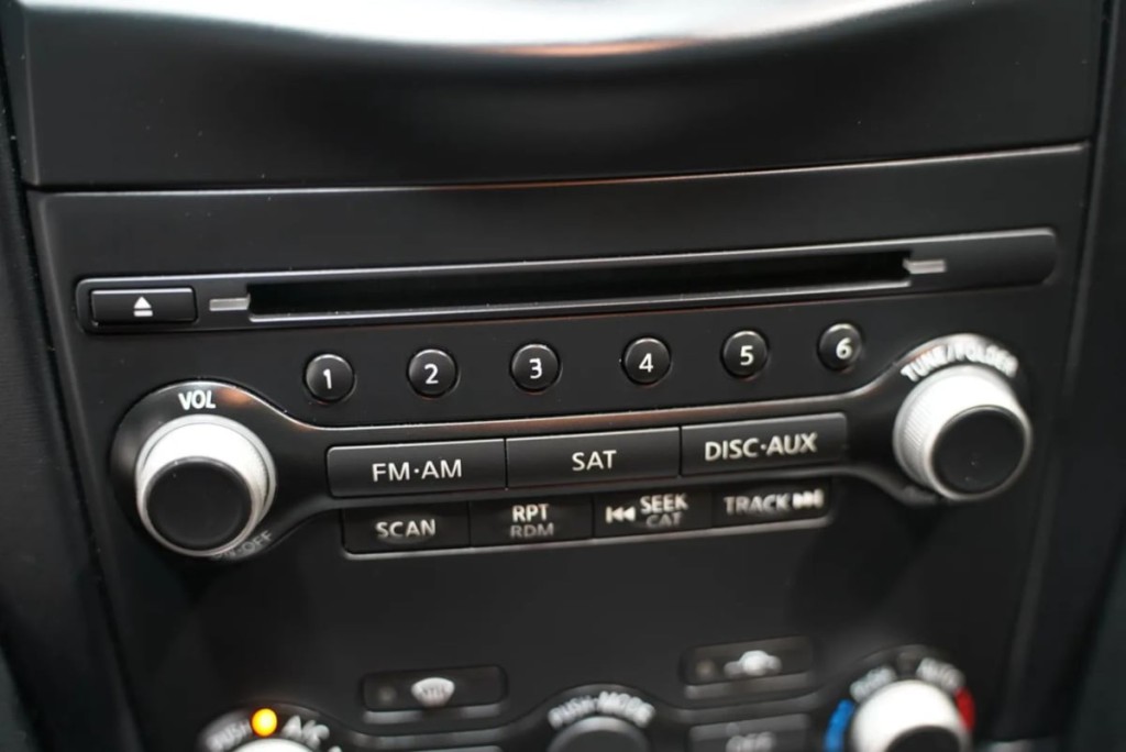 2014 Nissan 370Z Image 19