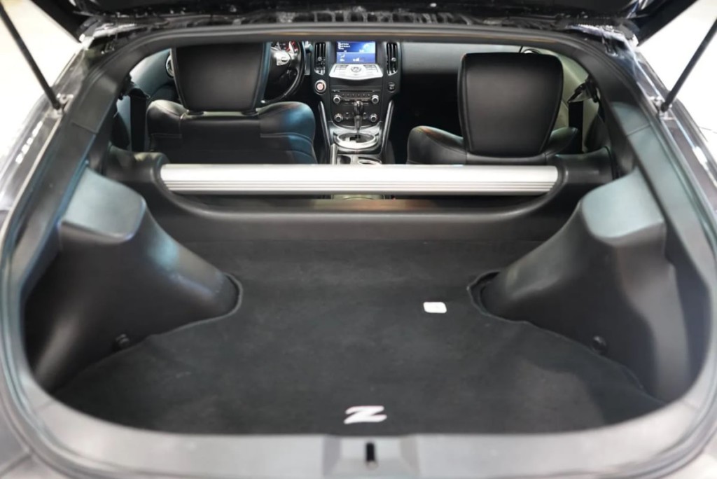 2014 Nissan 370Z Image 25