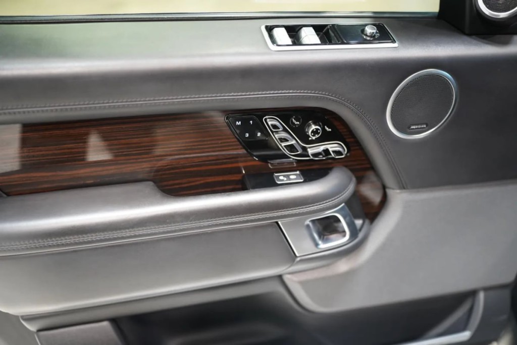 2021 Land Rover Range Rover Image 8