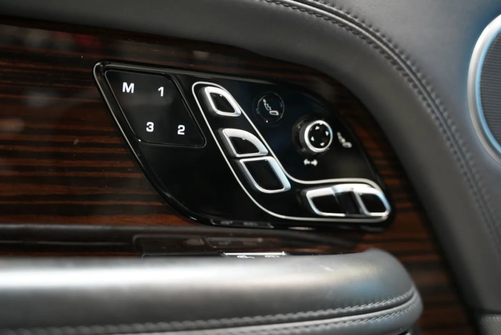 2021 Land Rover Range Rover Image 11