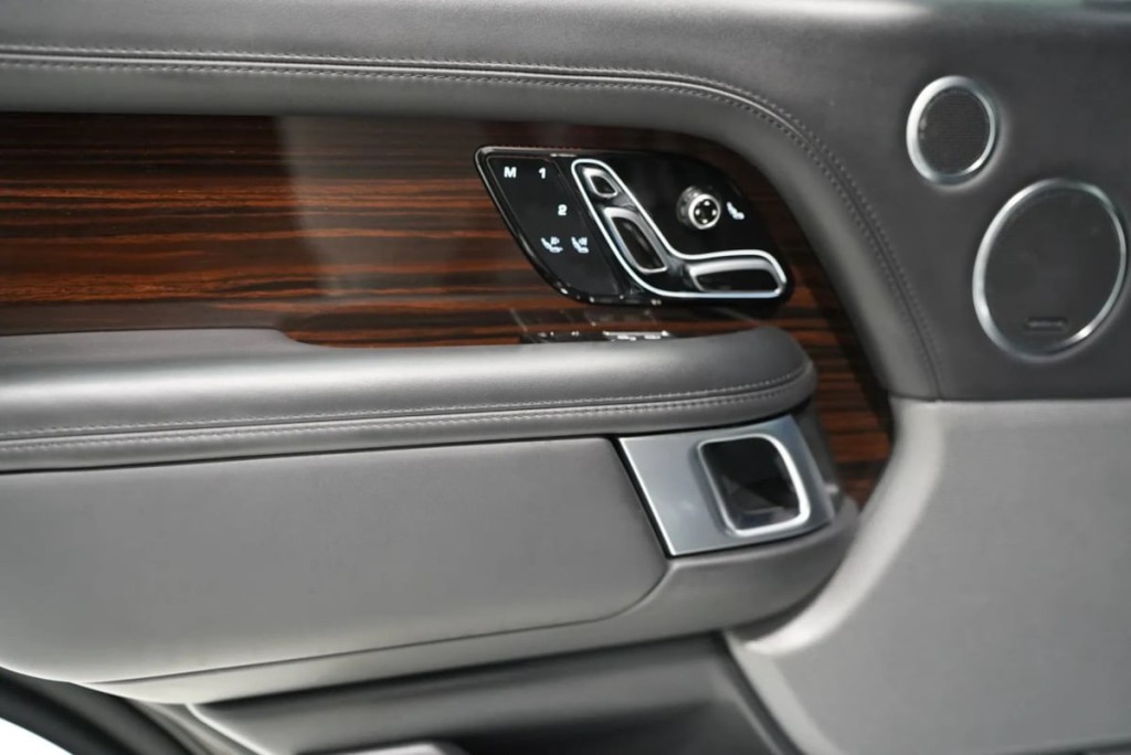 2021 Land Rover Range Rover Image 27