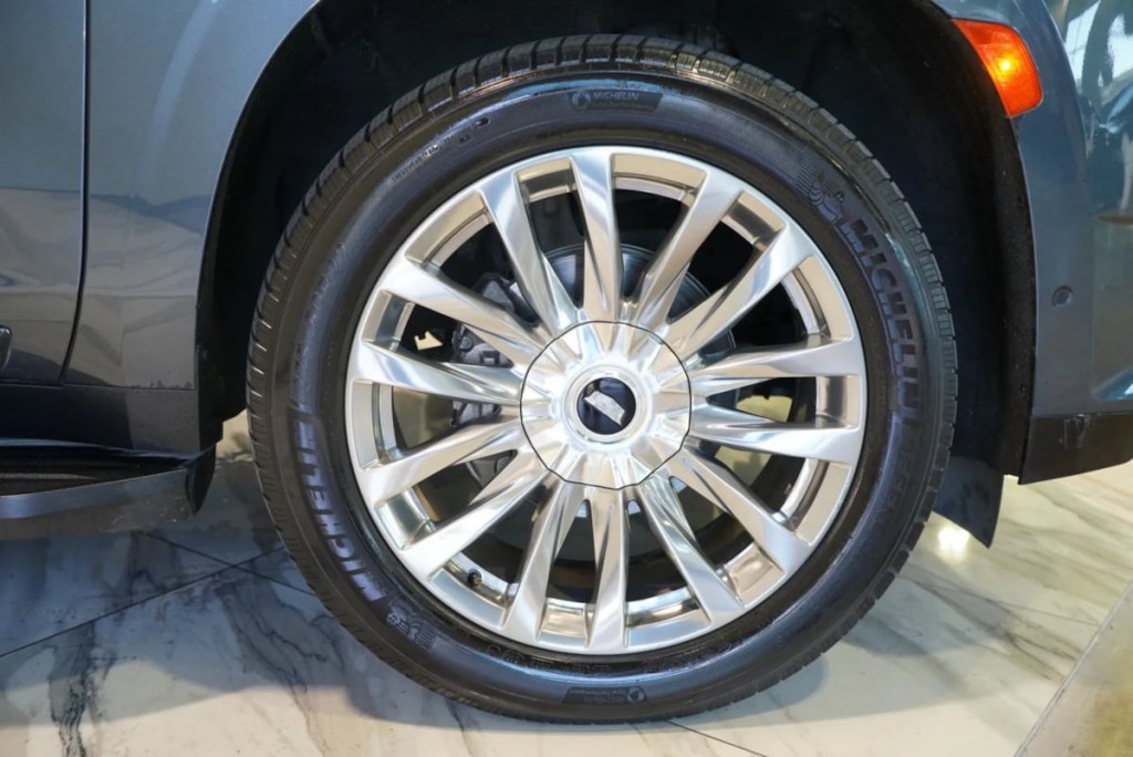 2021 Cadillac Escalade Image 8