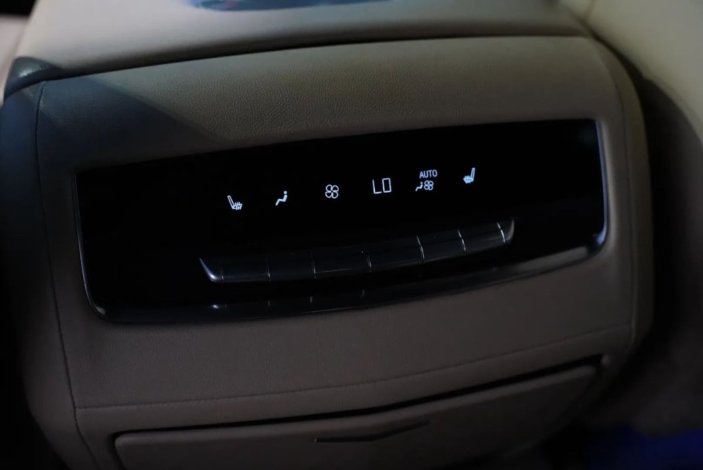 2021 Cadillac Escalade Image 32