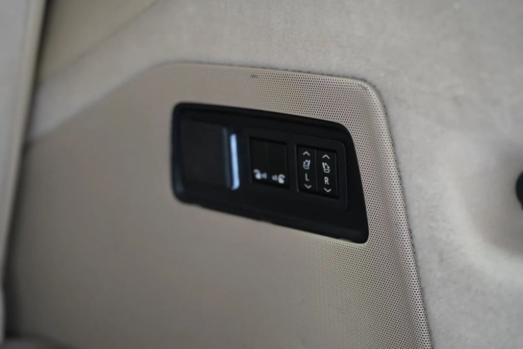 2021 Cadillac Escalade Image 36