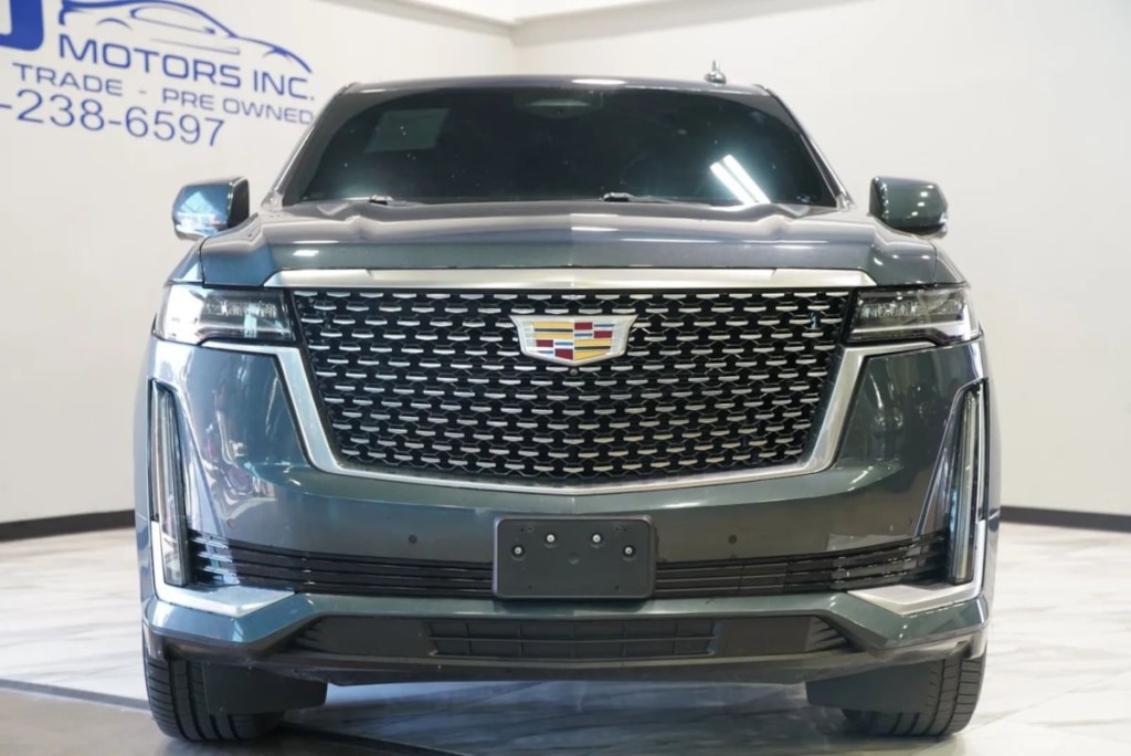 2021 Cadillac Escalade Image 2