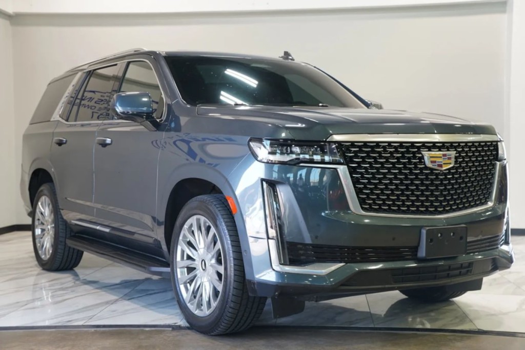 2021 Cadillac Escalade Image 3