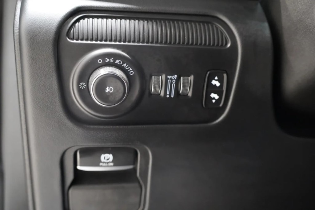2022 Jeep Grand Cherokee Image 24