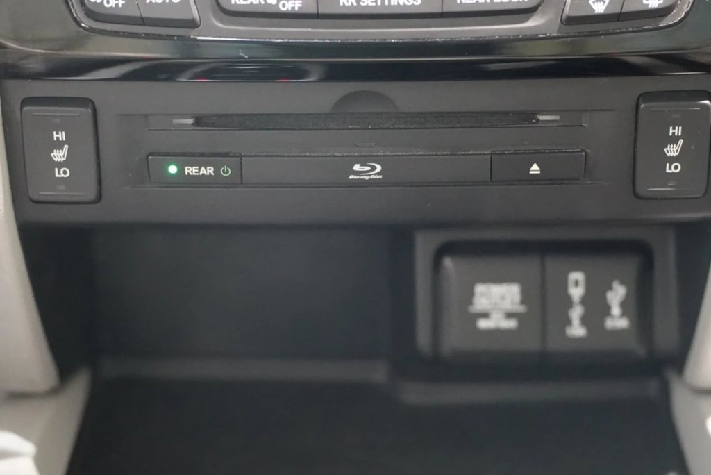2017 Honda Pilot Image 25