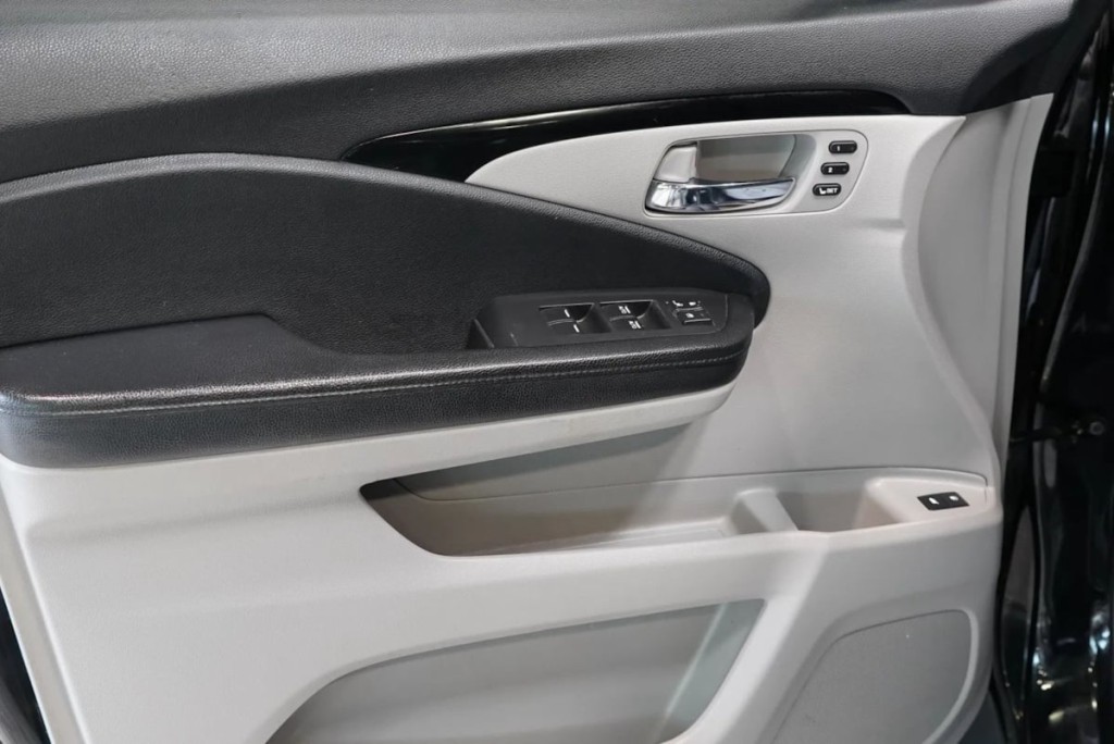 2017 Honda Pilot Image 35