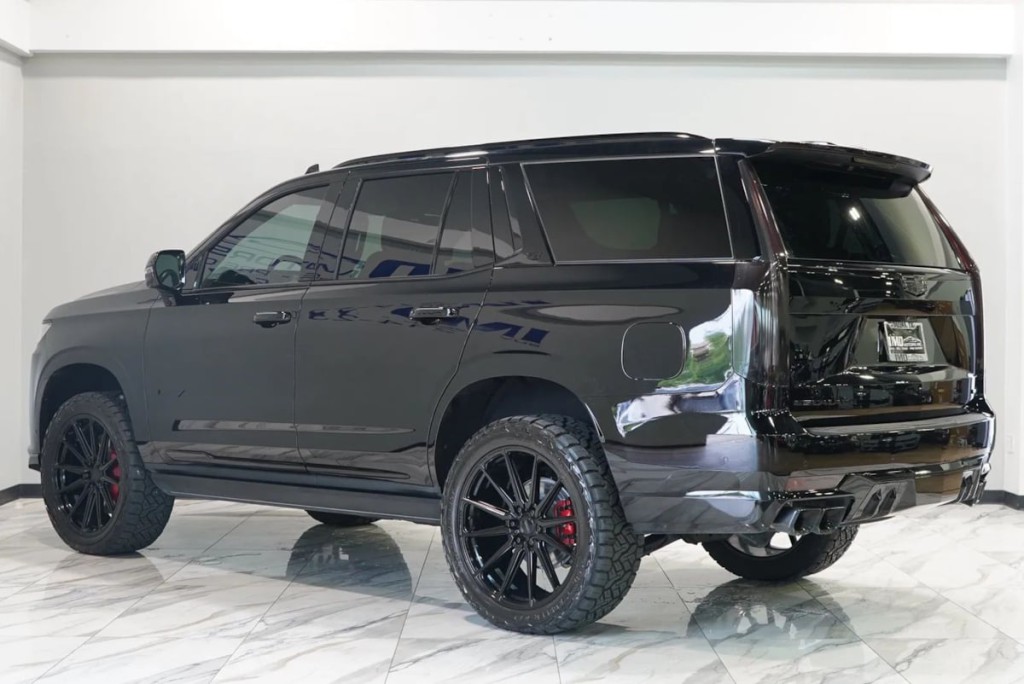 2023 Cadillac Escalade Image 13