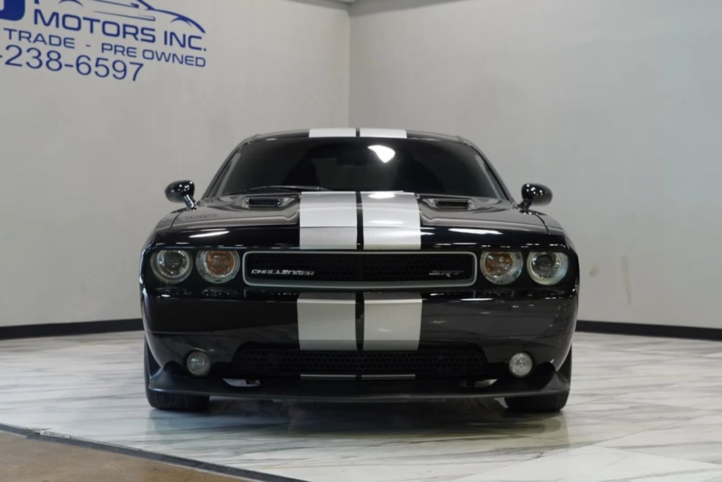 2013 Dodge Challenger Image 2