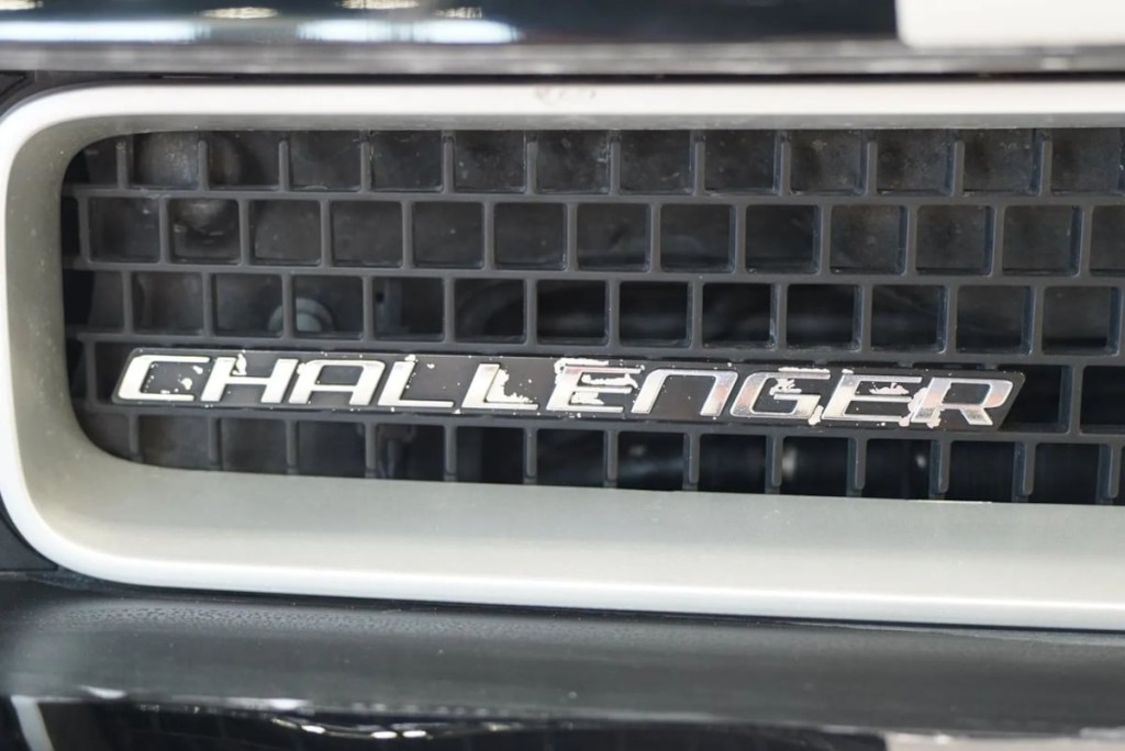 2013 Dodge Challenger Image 4