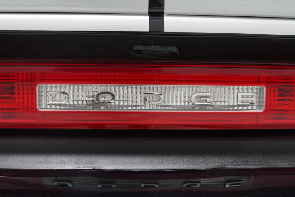 2013 Dodge Challenger Image 12