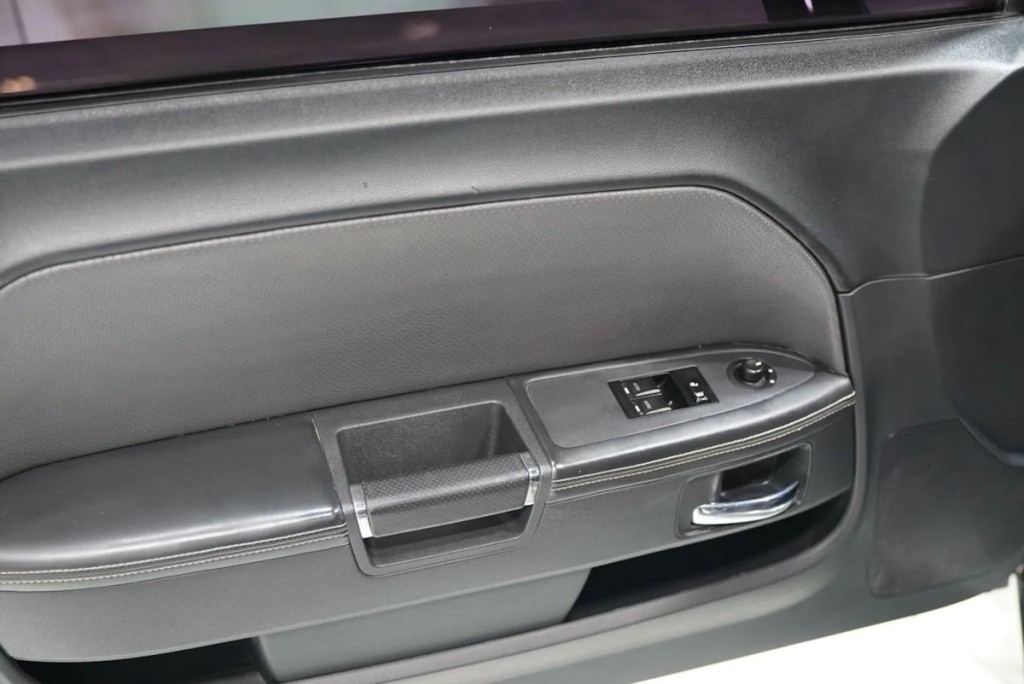 2013 Dodge Challenger Image 15