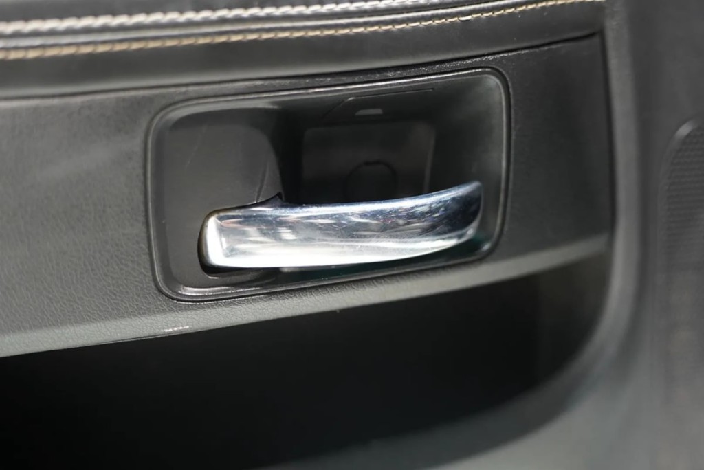 2013 Dodge Challenger Image 17