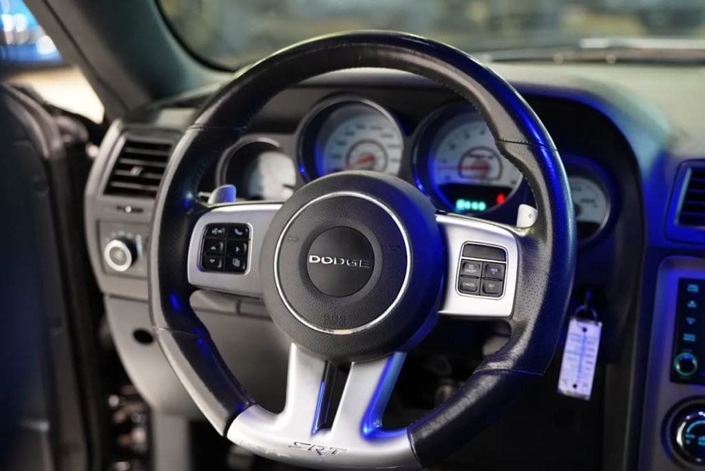 2013 Dodge Challenger Image 23