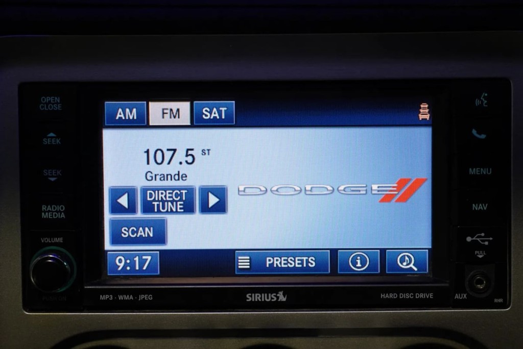 2013 Dodge Challenger Image 26