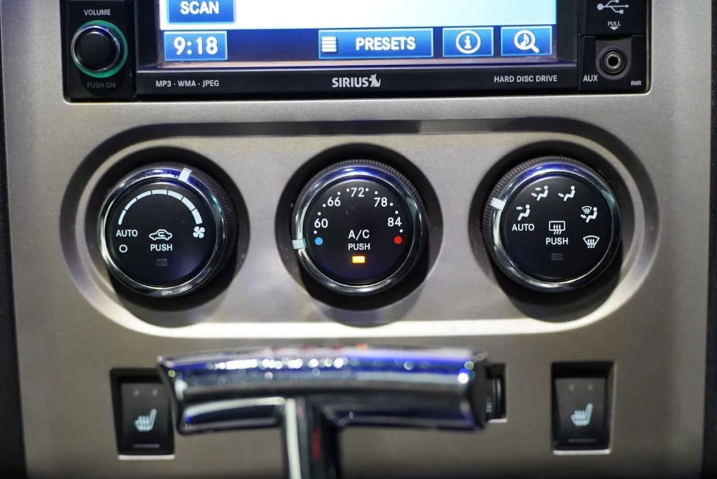 2013 Dodge Challenger Image 27
